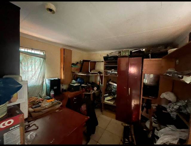 4 BEDROOM HOUSE FOR SALE IN LENASIA SOUTH